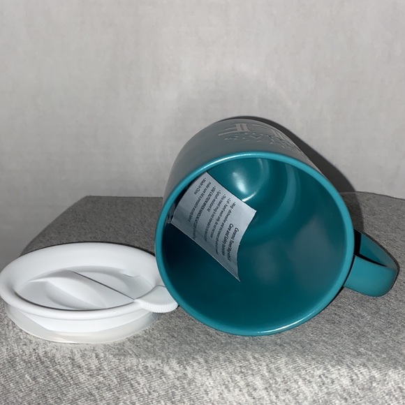 💥NEW💥 Santa’s Favorite Elf Travel Mug - Picture 9 of 12